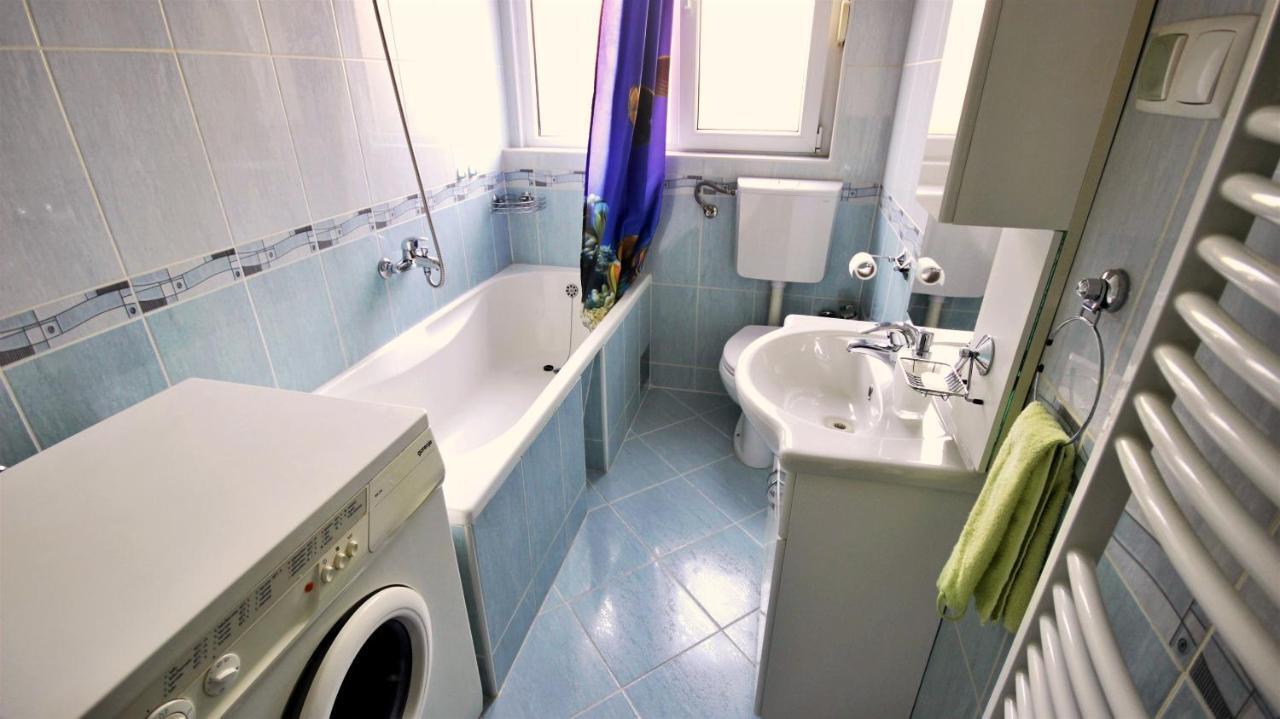 Apartment Anita Омиш Экстерьер фото